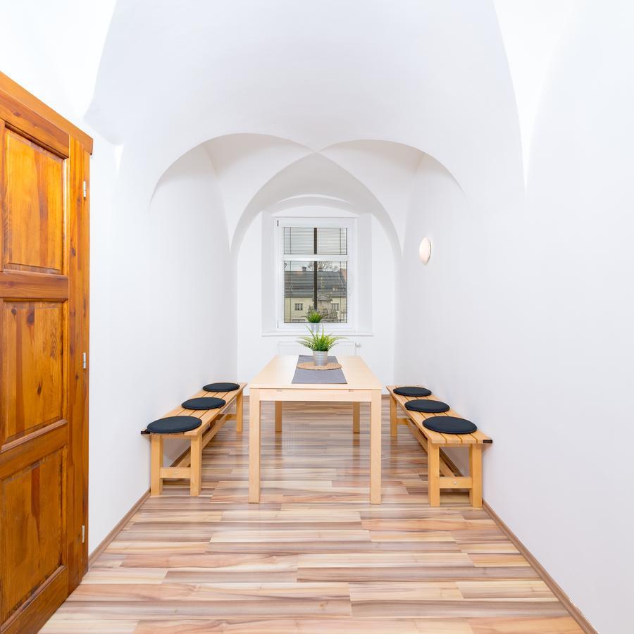 Penzion, Restaurant Gloria Chrastava Buitenkant foto