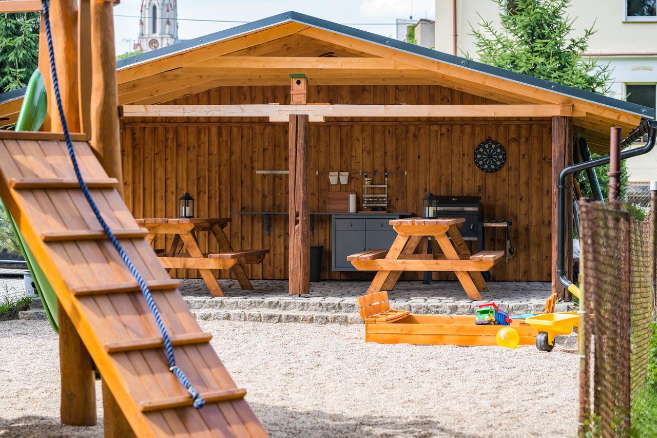 Penzion, Restaurant Gloria Chrastava Buitenkant foto
